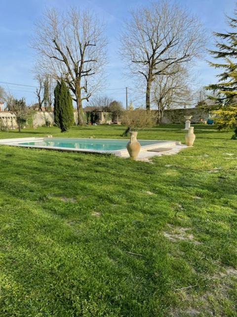 Chateau De Varaize Extérieur photo